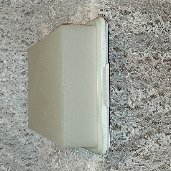 Tupperware: Cake Keeper Container - Picture 2 of 8